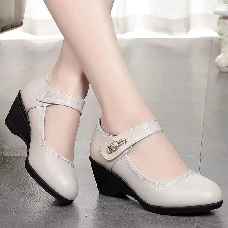Amaya | Leder-Absatzschuhe mit Schnallenriemen