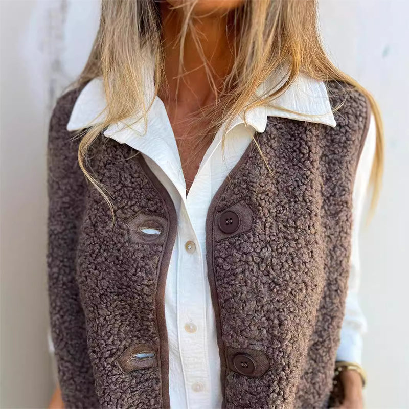 Julietta | Ärmelloser Cardigan mit Knöpfen und warmer Ausführung